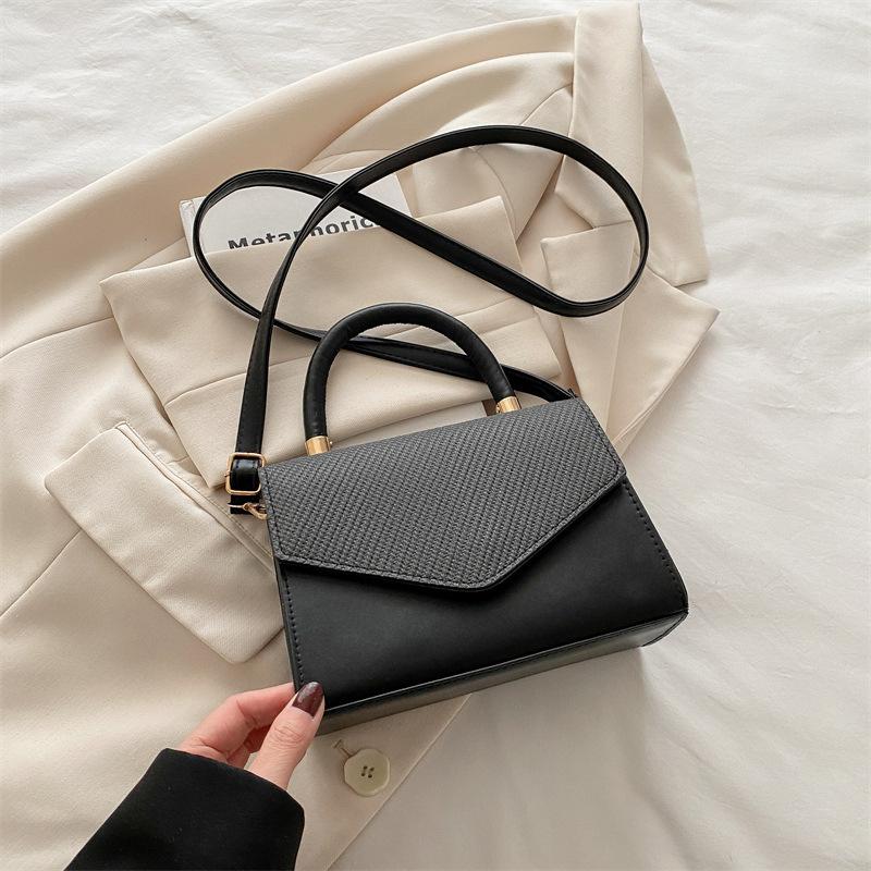 Niche Design Texture Small Bag Women's 2025 New Fashion Versatile Shoulder Bag Crossbody Simple Small Square Bag