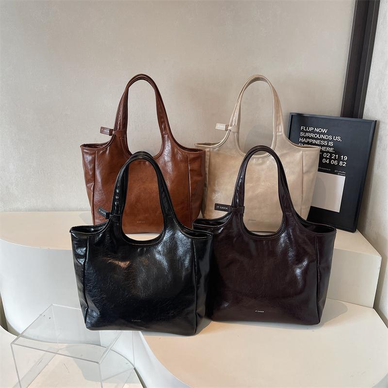Large Capacity Commuter Tote Bag Women's Underarm Bag Shoulder Handbag