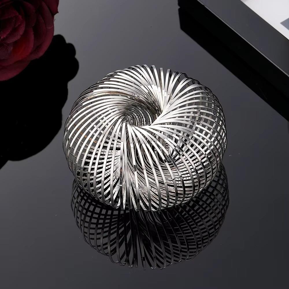 Flat Wire Hollow Out Bracelet Round Shape Metal Bracelet  Women's Handwear Jewelry Accessory