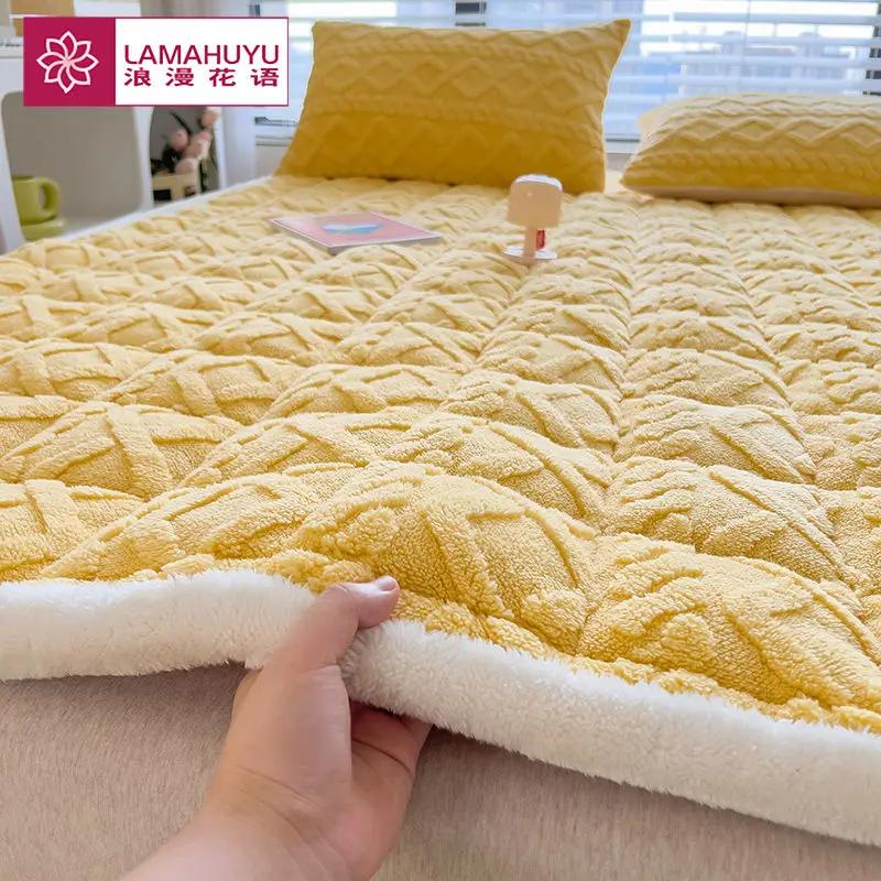 Warm Thicken Flannel Mattress Toppers Home Dormitory Soft Foldable Queen Bed Sheet Quilted Thin Tatami Mat Mattress Cover