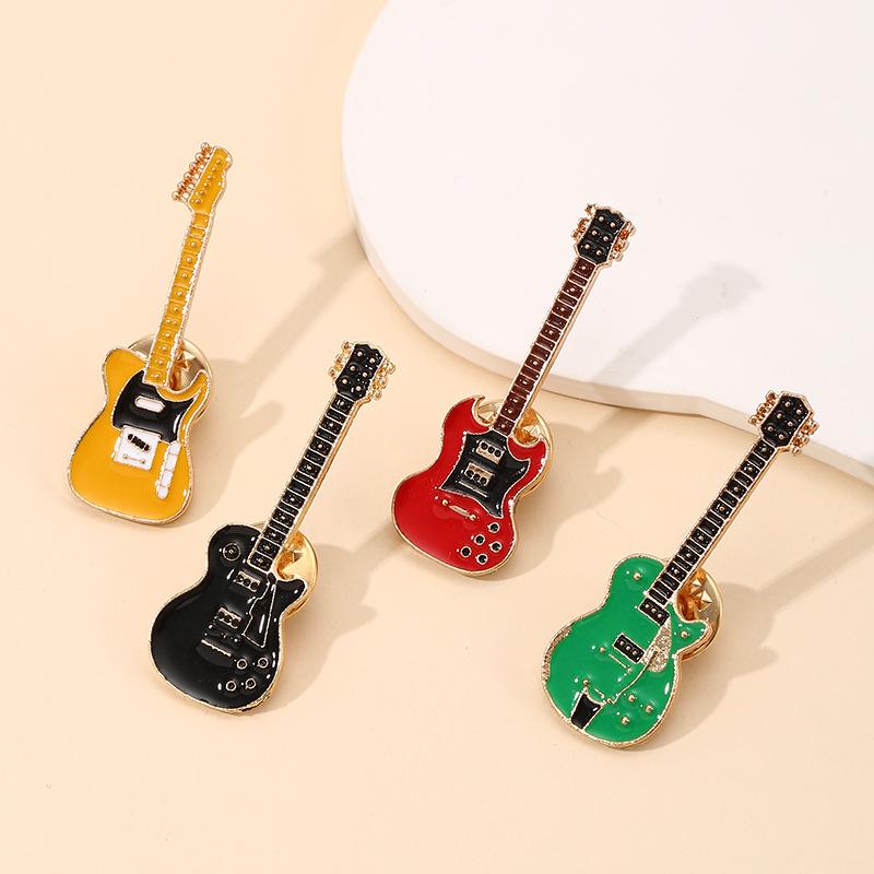 Gitar Şeklinde Broş İğnesi: Mezuniyet Hediyesi & Moda Aksesuarı