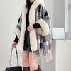 Damen Winter England Karomuster Dickes Samt Warmes Poncho Oberbekleidung Fledermausärmel Gestrickt Kunstkaninchenfell Locker Umhänge Mantel Mit Hut