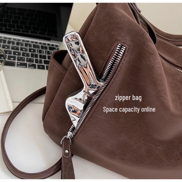 Retro Casual Women's Crossbody Bag: European & American Style, Large Capacity, High-End Tote for a Trendy Look