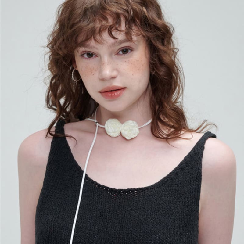 NOISCHE N fleur Necklace _ IVORY