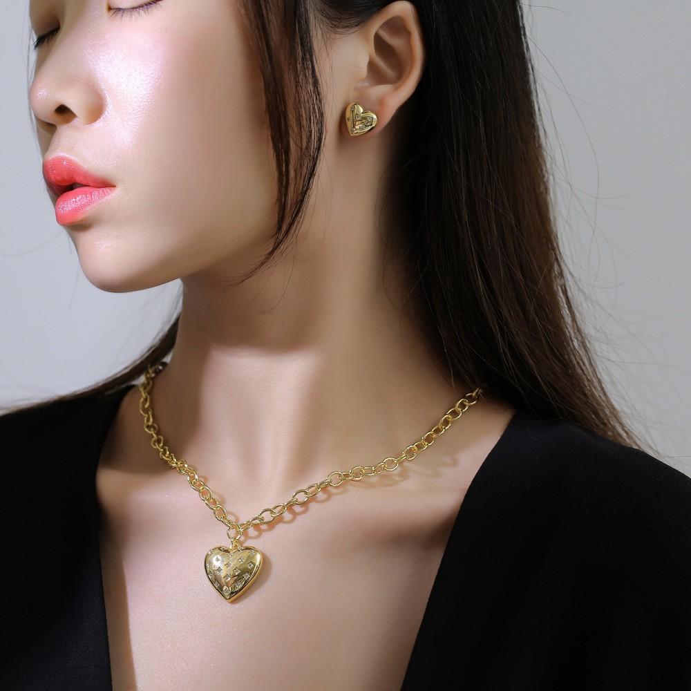 Trendy Cold Wind Popular Stacked Chain Love Heart Pendant Stud Earrings Set