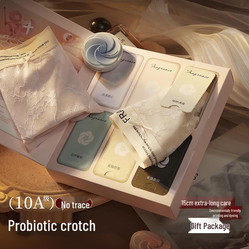 Luxurious Retro Lace Seamless Hipster Women's Panties with Breathable High Elasticity and Extended Gusset.