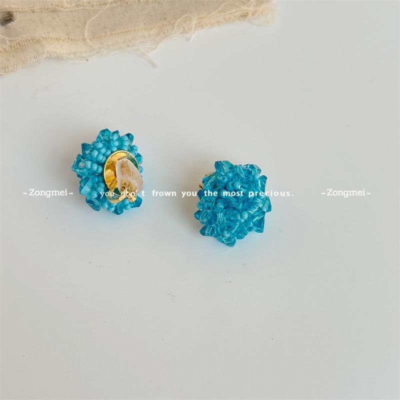 Blue beaded stud earrings heavy industry hand-woven hydrangea earrings white holiday wind ear clips mosquito coil disc s