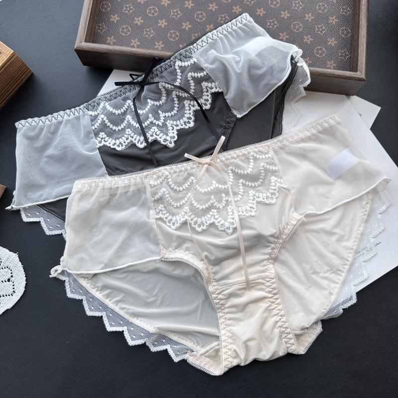 Ladies Spring and Summer Comfortable Ice Silk Lace Sexy Panties