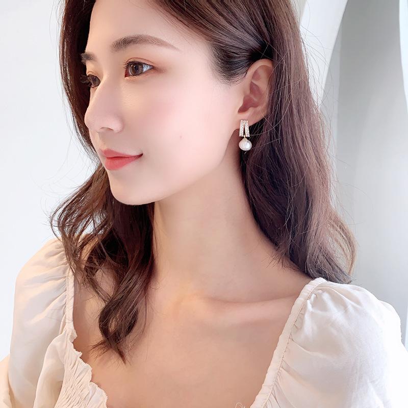 Temperament French Simple Zircon Earrings Women's Pearl Geometric Stud Earrings S925 Silver Needle Jewelry