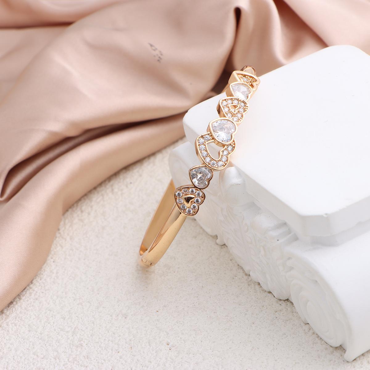 Новый браслет-сердце, полный бриллиантов, изысканный браслет, полый, любовь, легкая роскошь, ювелирные изделия, оптом