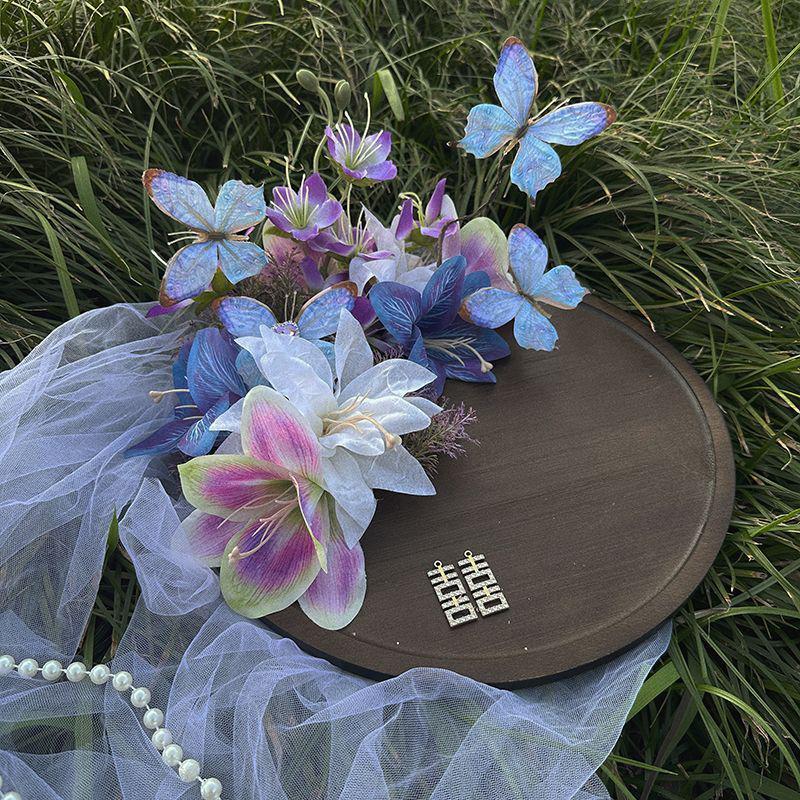 Antique Chinese-Style Round Tray for Wedding Shoe Display & Props