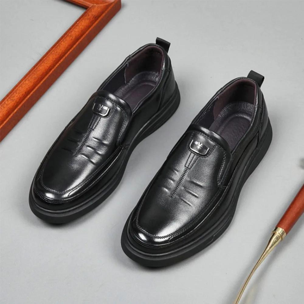 Genuine Leather Men's Shoes Cowhide Leather Shoes New Soft Soled Anti Slip Men's Casual Leather Shoes Mens Loafers