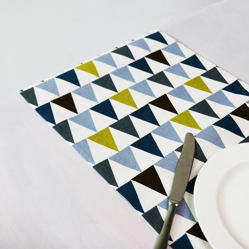 Christmas Decoration Linen Printed Table Flag Table Runner Xmas Tree Tassel Tablecloth Placemat Hotel Home Festival Decoration