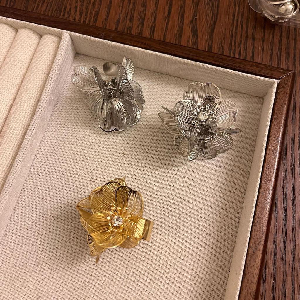 Elegant 3D Floral Rings for Women Vintage Styles with Waterfall Fishtail Designs and Stylish Diamonds Daily Use