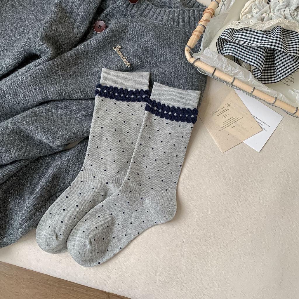 Women's New Autumn Plaid Letter Cloth Label Lace In The Cylinder Pile Socks