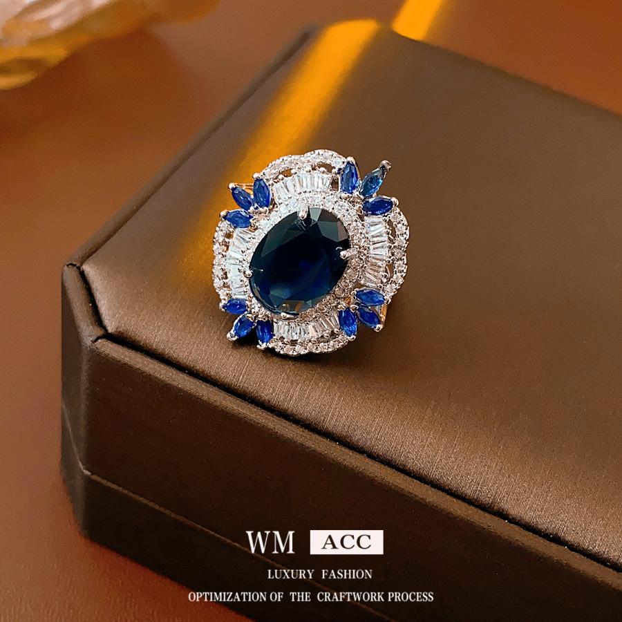 

Sparkling Zirconia Oval Ring - Adjustable Open Statement Ring for Women Elegant Minimalist Stacking Ring, Light Luxury Finger Jewelry Gift 1pc