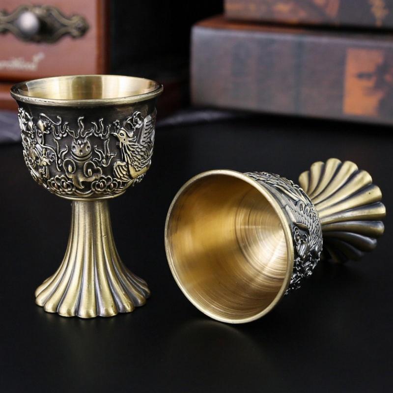 Light Luxury Mini Wine Glass, Alloy Vintage Relief Goblet Cup, European Style Portable Vodka Tumbler, Gift Home Decoration, 1pcs