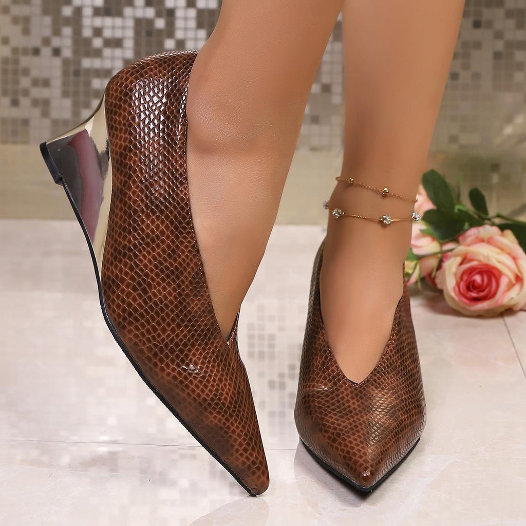 New Retro High Heels Women's Thin Heel Temperament Design Versatile Pointed French 7cm Wedge Heel Women's Shoes