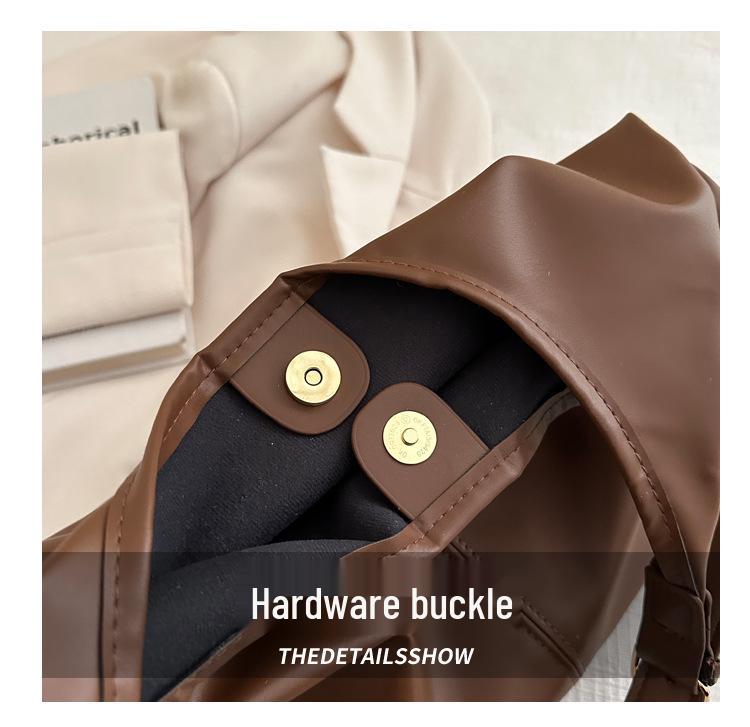 Women's Large Capacity Retro Shoulder Tote - Trendy European and American Style