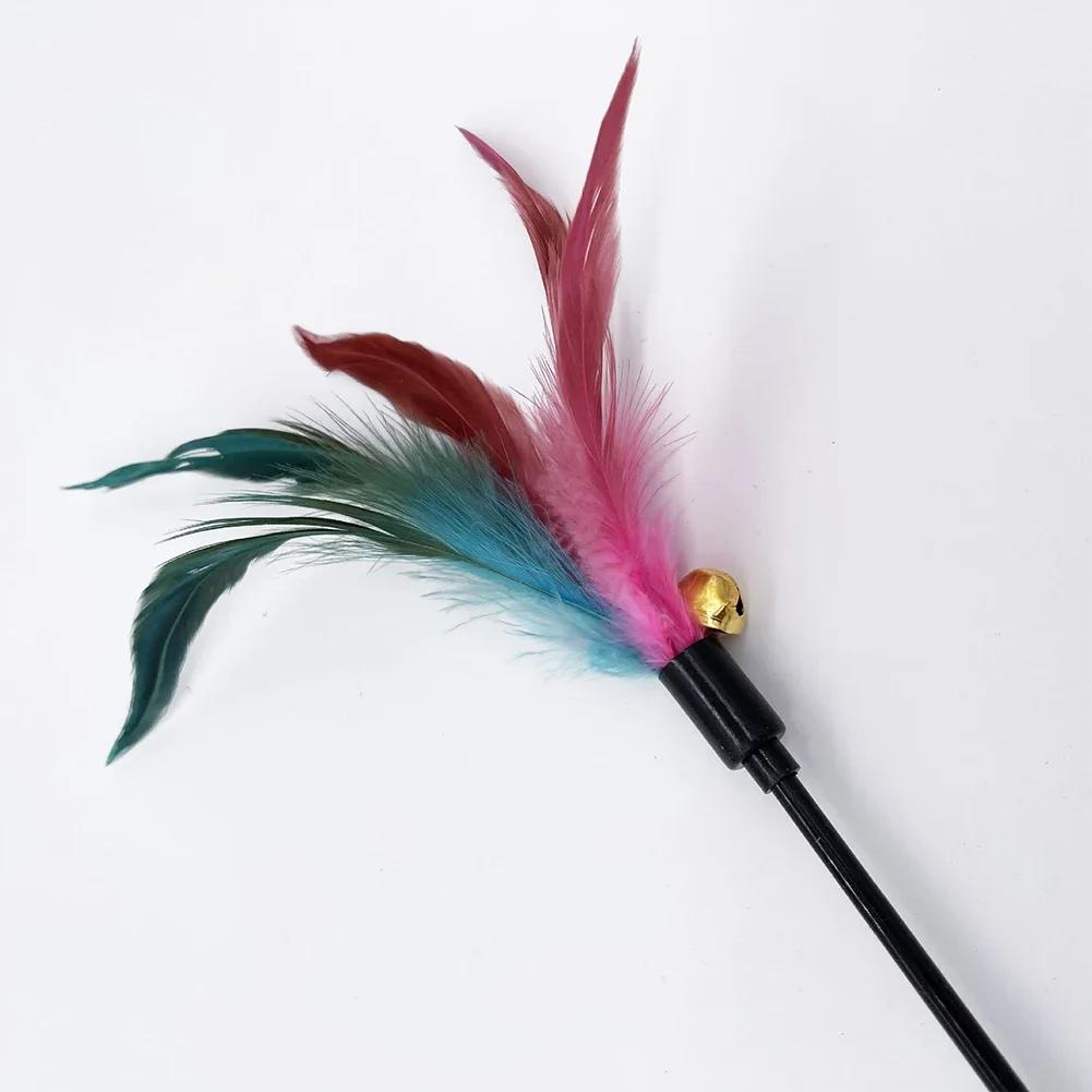 

Новая палочка для кошек с кисточкой для веселья и интерактивных игрушек для кошек, несколько принадлежностей для домашних животных, палочка-перо с колокольчиками 4PCS