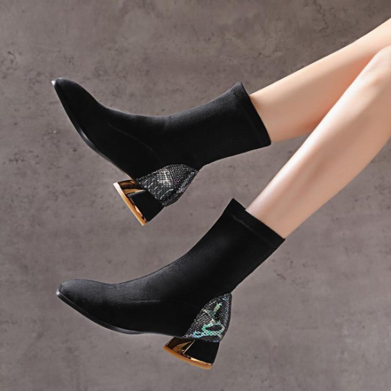 Autumn and Winter New Women's Martin Boots Suede Large Size Leather Boots Comfortable Korean Version Women's Boots Low Heel Square Heel Medium Boo