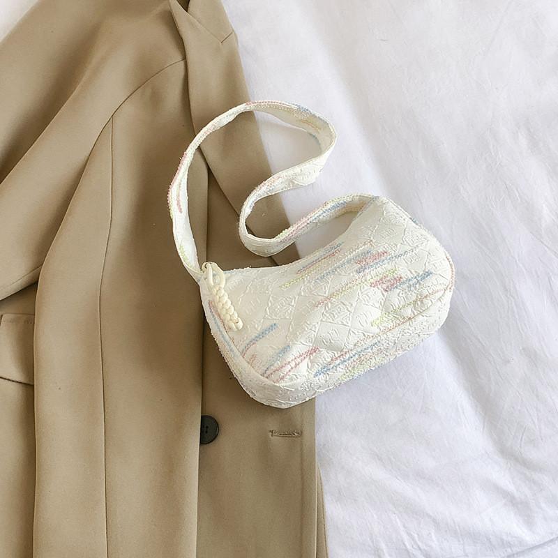 Chic And Minimalist New Moon Shoulder Bag For Summer With Spacious Design For Daily Use