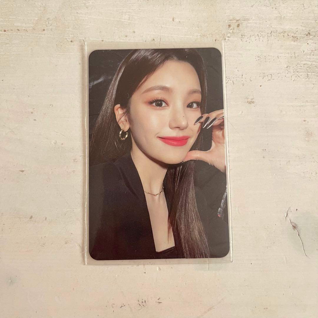 

[USED] ITZY Cheshire Yeji trading card