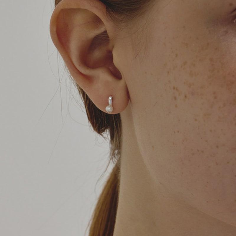 eenie beenie silver teenie pearl earrings