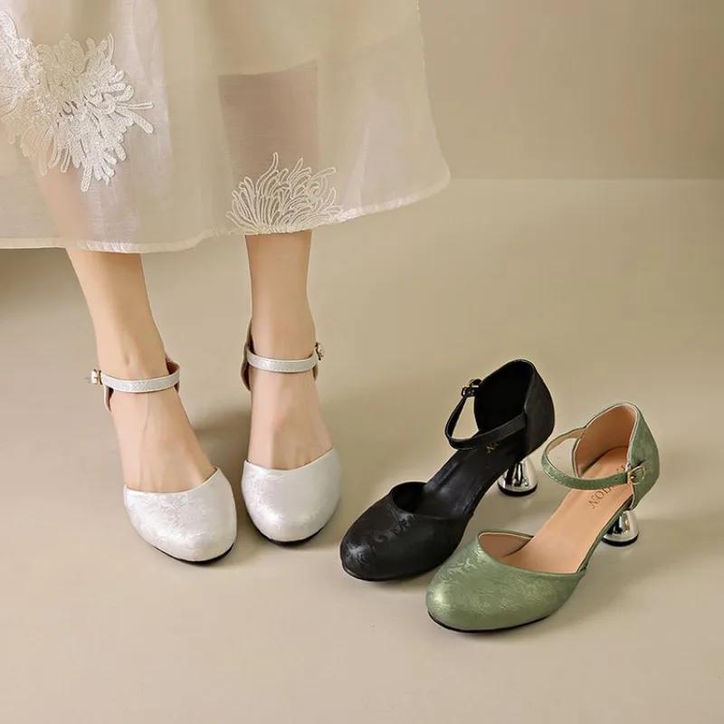 Spring New Fashion Headband Sexy Shallow Mouth Buckle Casual Round Heels Women's Large Elegant and Elegant High Heels 35-43