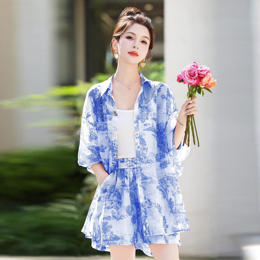 

Розовый солнцезащитный комплект из футболки и шорт женский новый маленький дизайн повседневный комплект-двойка XXL