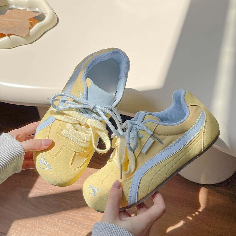 Red women's summer new breathable flat baseplate shoes retro versatile casual sports little white shoes