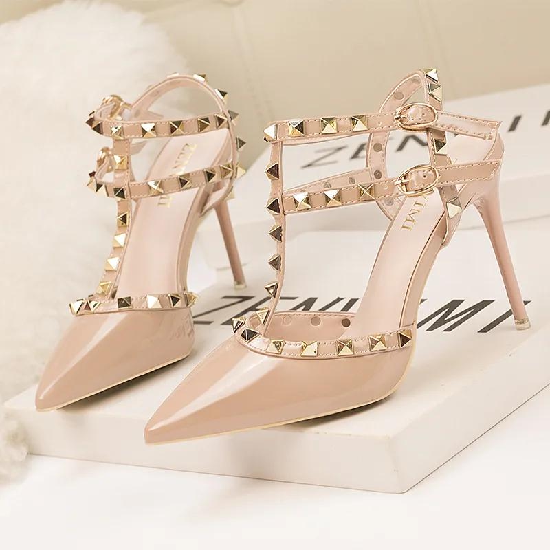 Women High Heels Sandals Patent Leather Rivets Sexy Banquet Nightclub Dance Slim Heels Classic Roman Sandals