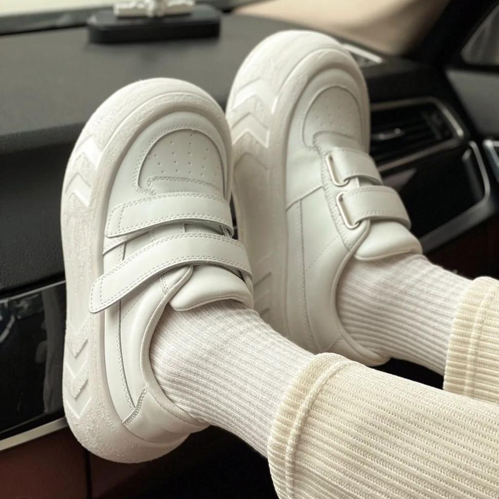 Campus muffin platform bread shoes women's 2025 spring and autumn new Velcro heightening versatile sports and leisure board shoes
