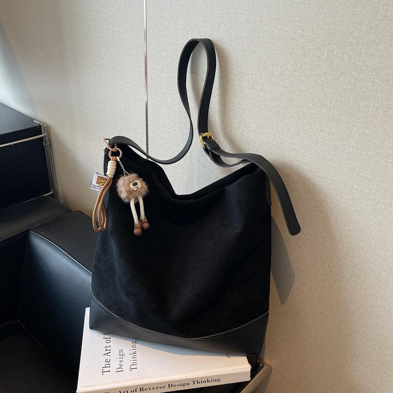 Large capacity bag women's 2025 new fashion high sense retro shoulder bag commuter versatile messenger tote bag