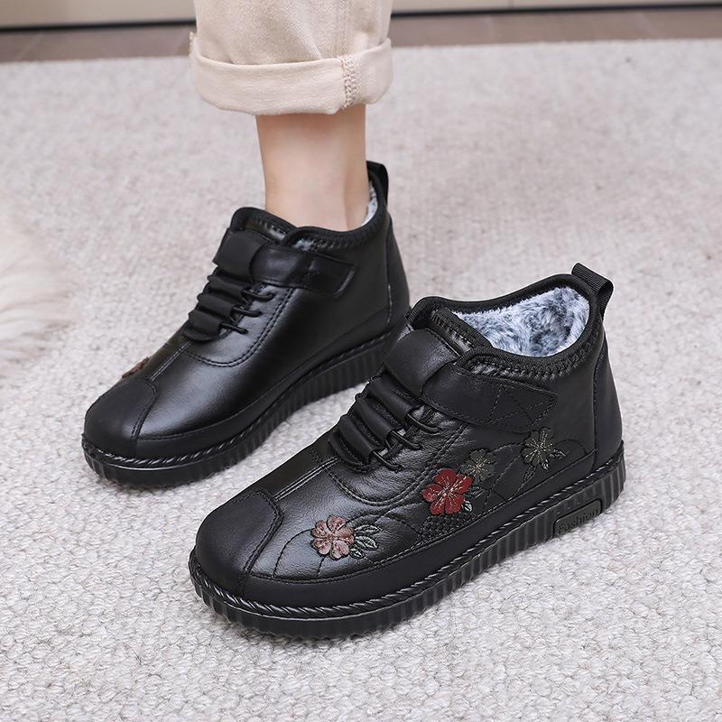 Cotton Shoes Women's New Winter Old Beijing Velvet Thickened Warm Soft Sole Non-slip Mother Shoes Medium and Old Cotton Boots