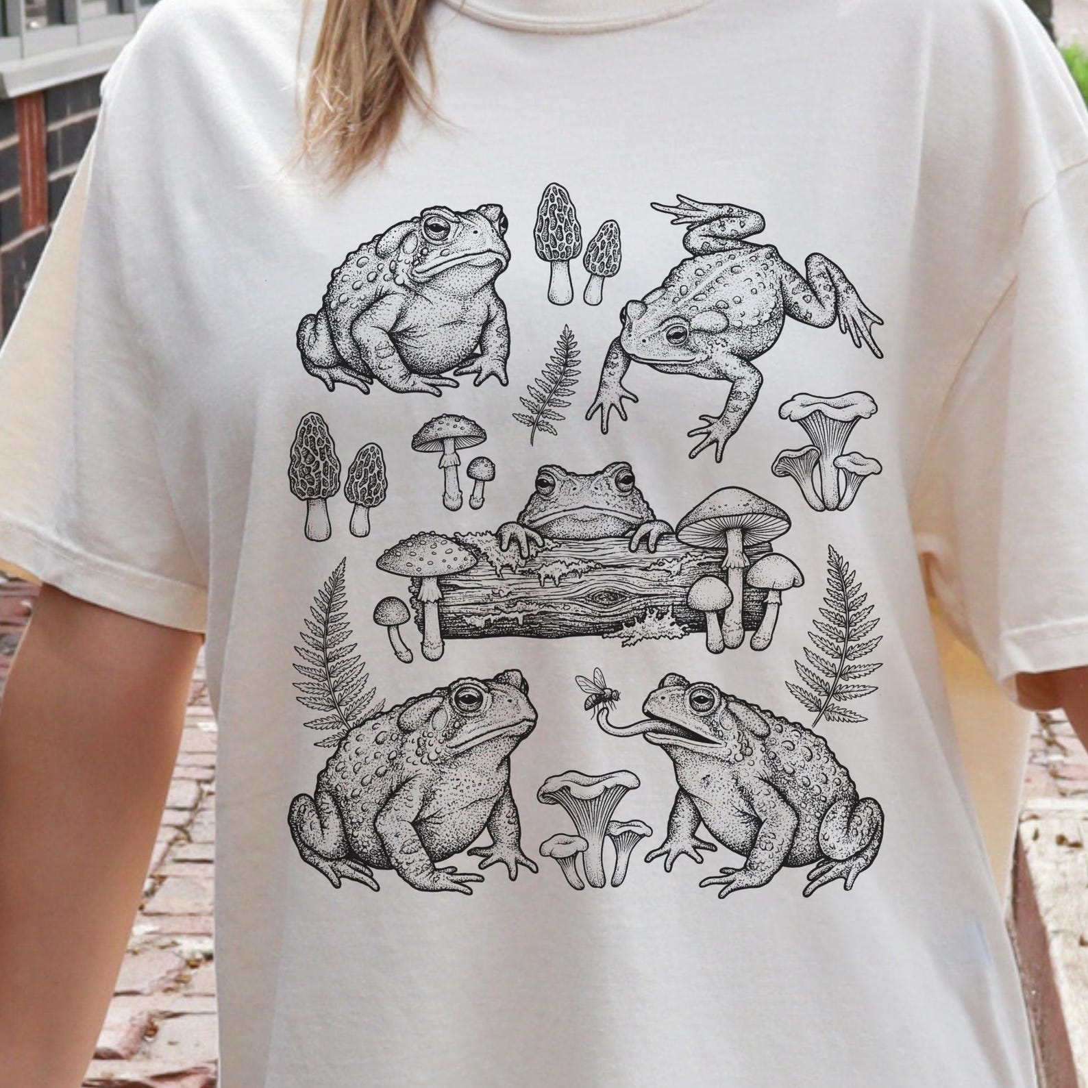 Frog Mushroom Shirt | Vintage Nature Illustration Tee, Cottagecore Amphibian Art Shirt, Woodland Frog Graphic T Shirt S