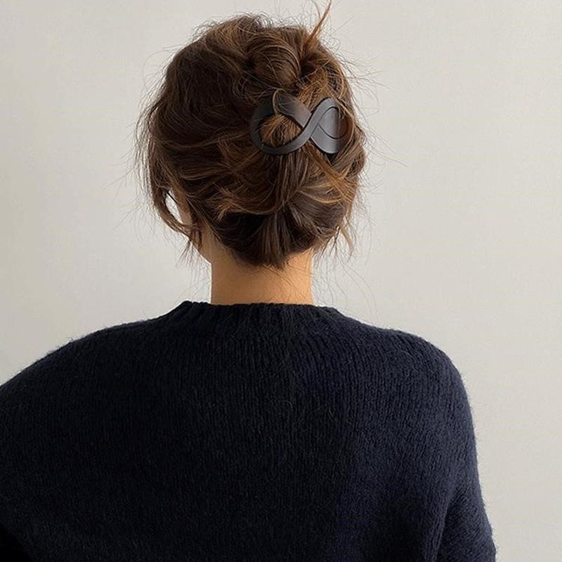 8-shaped Frosted Hair Clip for Woman Ins Wind Elegant Temperament Shark Clip Fashion Girl Hair Claw