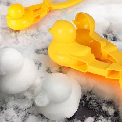 High Quality Outdoor Snowball Maker Clip Multistyles Plastic Sand Snow Ball Mold Toys Fight Sports Toys for Kids Adult