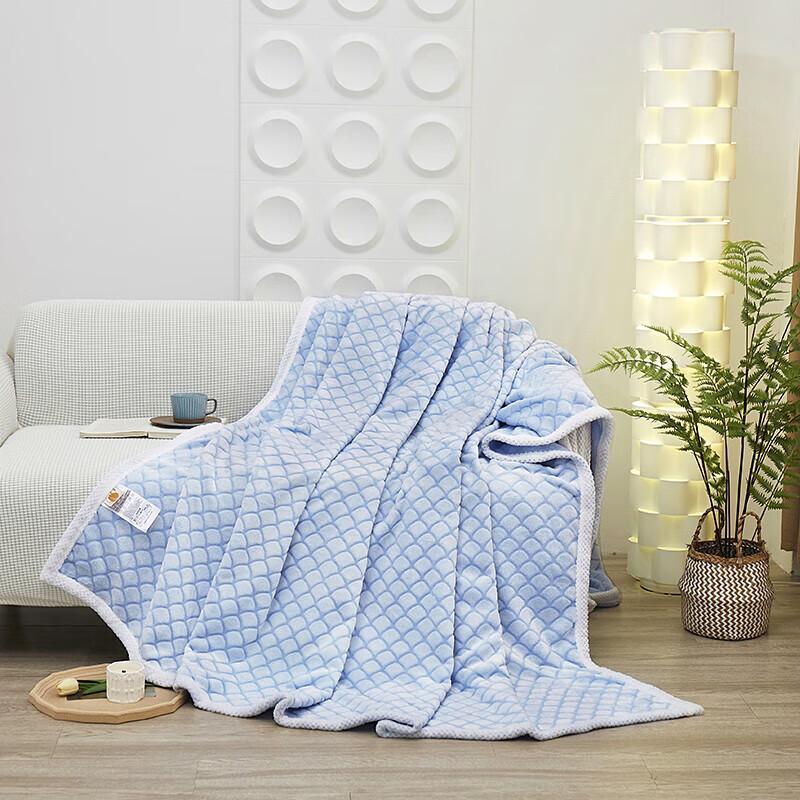 

Tangna Golden Fox Fleece Blanket