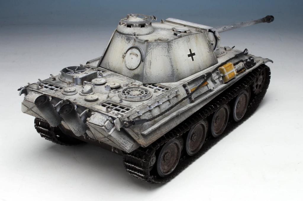 Platz Italeri 1/35 World of Tanks German Medium Tank Panzer V Panther Plastic Model Kit WOT39506
