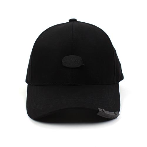Yunibeosyeolkemiseuteuli Black Metal Logo Ballcap