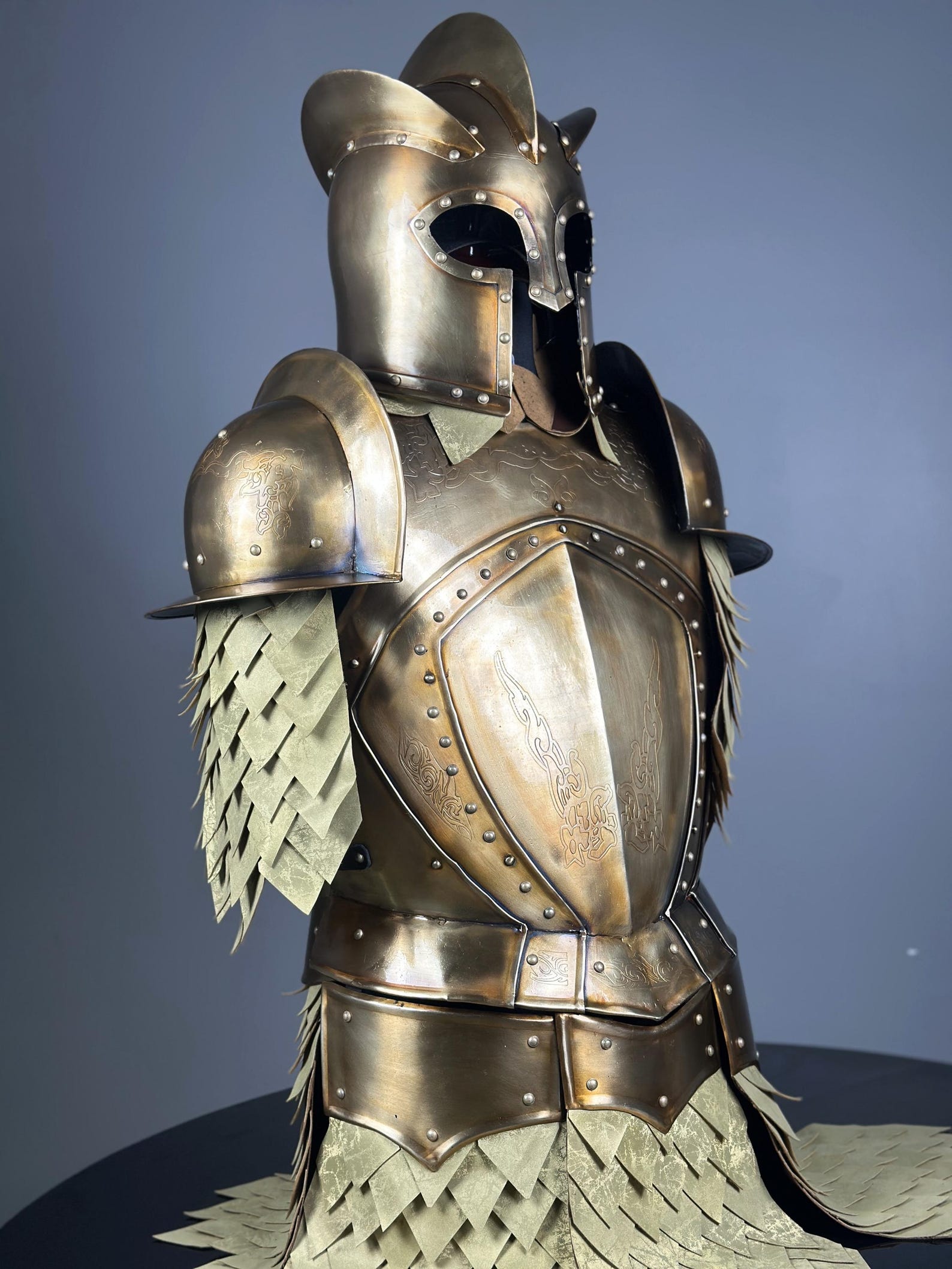 Royal Guard Knight Armor Outfit, Medieval Steel Warrior Costume for Renaissance Fair LARP Cosplay