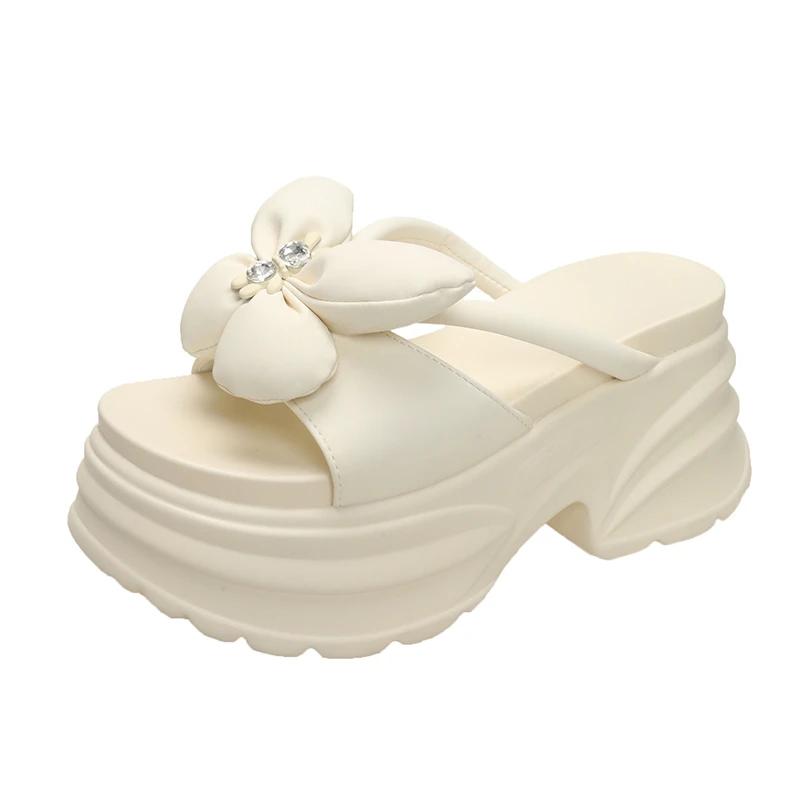 

Модные 8,5 см Новые летние кожаные тапочки Женские уличные сандалии на массивной подошве 2025 Модные танкетки Платформенная обувь Женские балетки Пляжные шлепанцы 34 бежевый