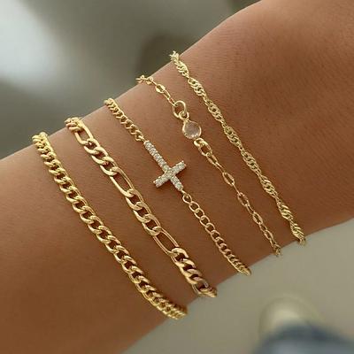 Ensemble de 5 Bracelets Charms Croix en Zircon Mode Élégant Haute Qualité Couleur Dorée Bracelets Multicouches Pour Femmes Bijoux Quotidien