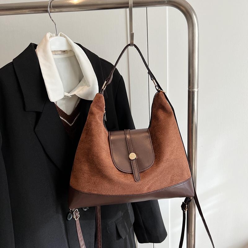 

Женская вместительная сумка-тоут и сумка через плечо, коллекция осень/зима 2025. Универсальная сумка для поездок на работу и прогулок. 30cm x 7cm x 28cm кофейный