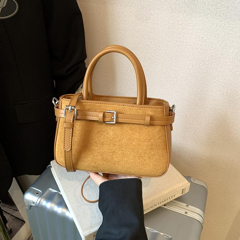 This year's popular small bag women's autumn and winter 2025 new matte retro messenger bag casual portable bucket bag