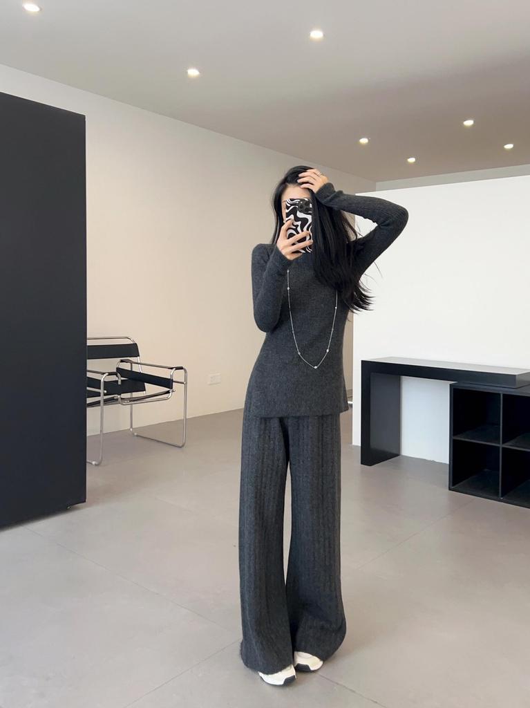 Clearance: High Elasticity Long-Sleeve Sweater & Half-Skirt Trousers Set (Non-Returnable)