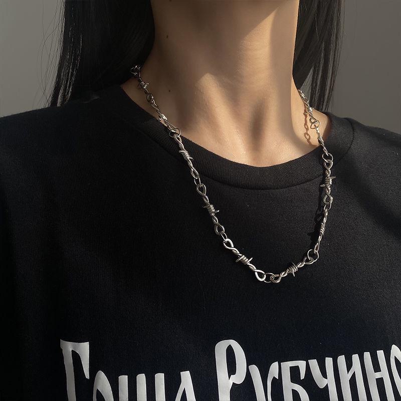 Unisex Punk Thorn Necklace: Trendy Hip-Hop Clavicle Chain for Sweatshirts & T-Shirts