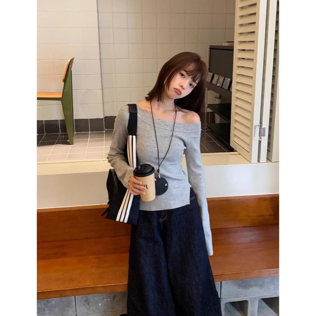 Spice girl temperament unique diagonal neck off-the-shoulder split long-sleeved knitted sweater women's autumn atmosphere sweater base
