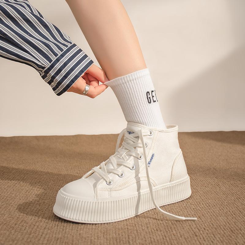 Original Shell Head White Shoes Women's New Pie Shoes Flat Baseplate Shoes Versatile Niche Bread Shoes Women